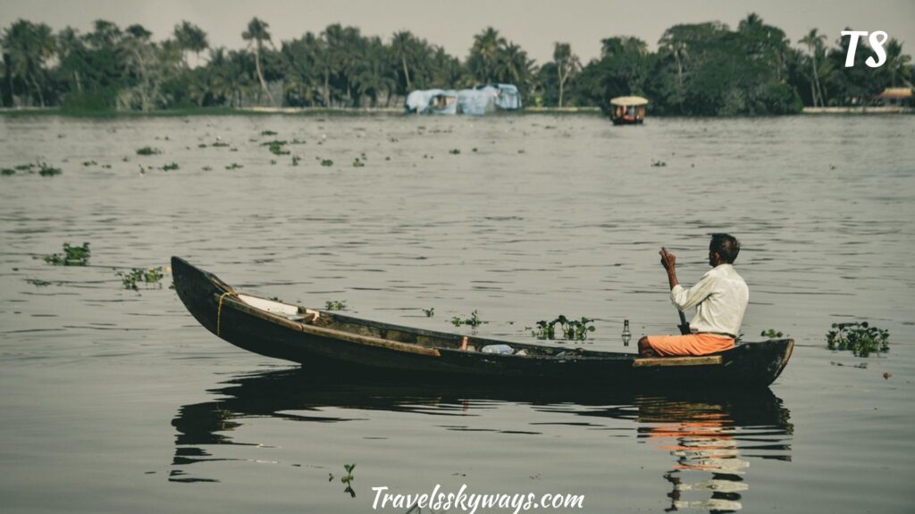 hidden-gems-and-lesser-known-houseboat-routes-in-kerala-and-kashmir