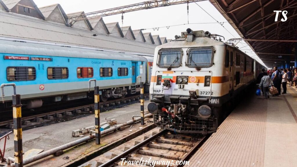 how-to-plan-your-delhi-to-ladakh-train-journey