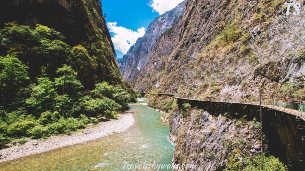 shangri-la-grand-canyon-balagezong-diqing