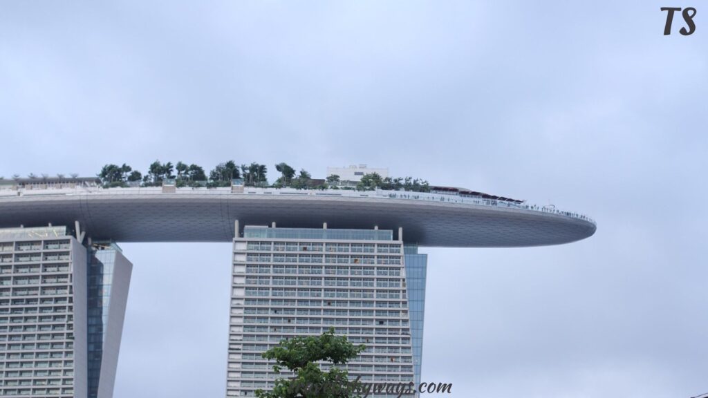 top-must-see-attractions-in-futuristic-singapore